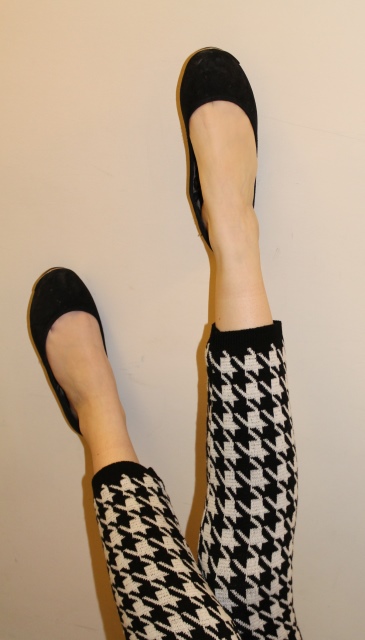 Houndstooth Leggings - Copyright Bethany Connor and Danielle Cardy ©